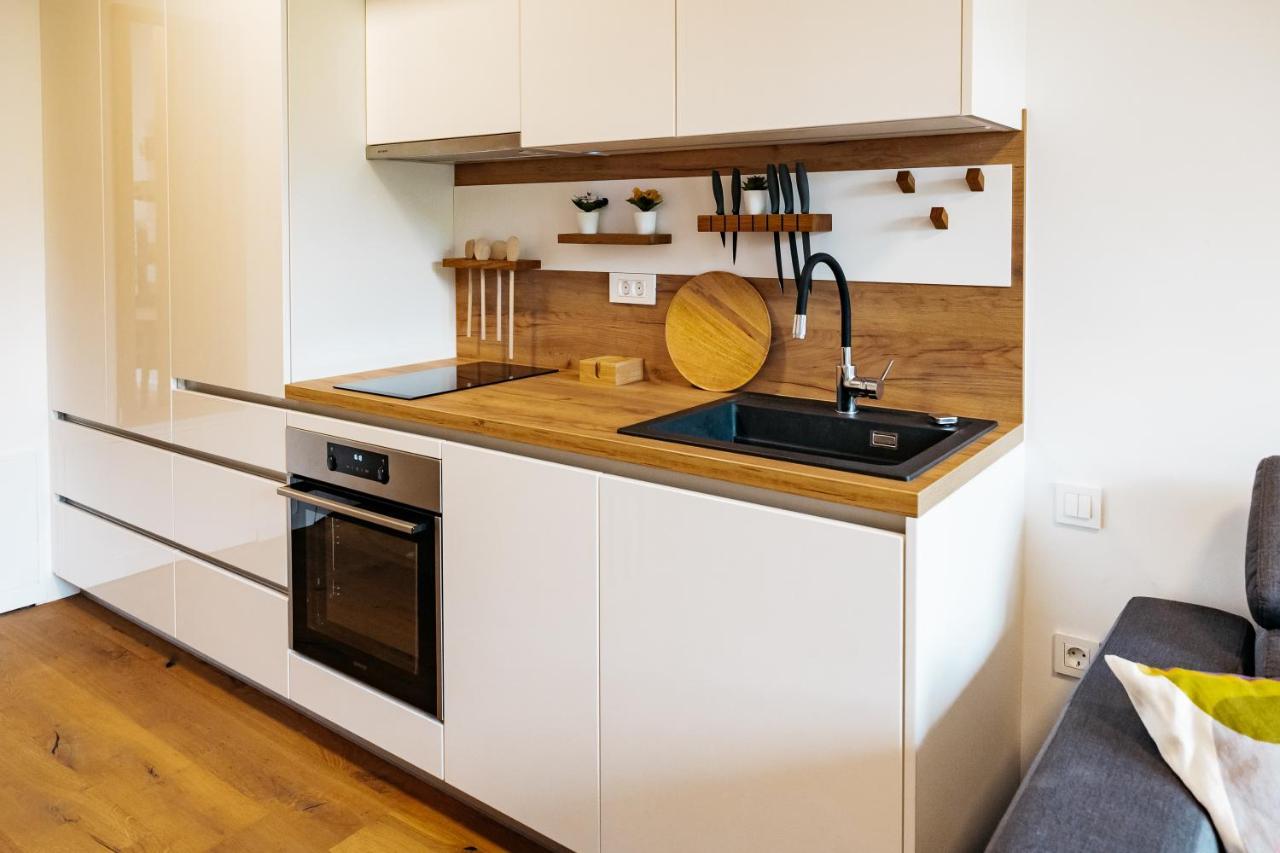 Woody - Comfy Apartment In Siska ليوبليانا المظهر الخارجي الصورة