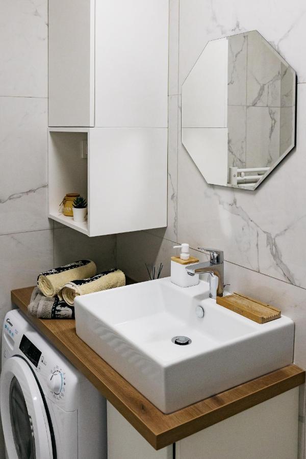 Woody - Comfy Apartment In Siska ليوبليانا المظهر الخارجي الصورة