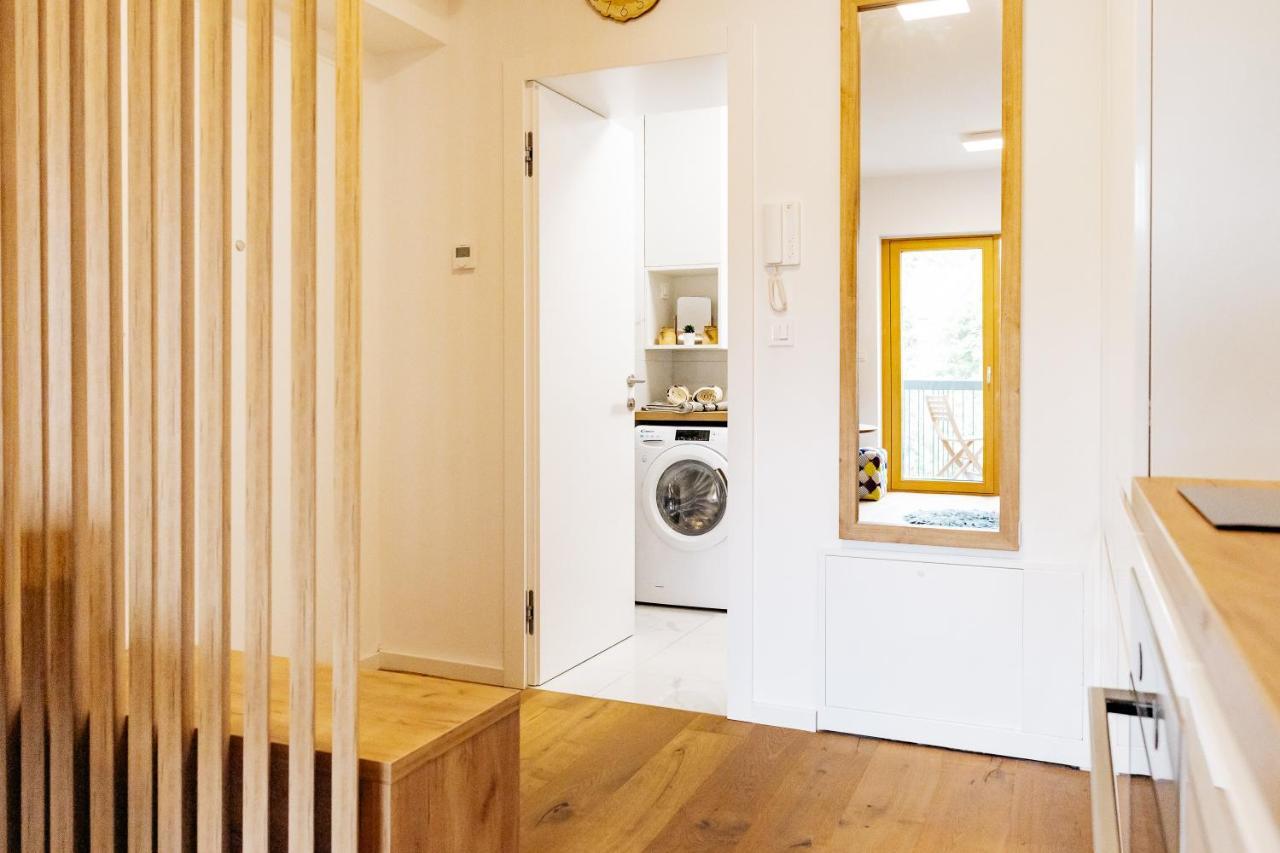 Woody - Comfy Apartment In Siska ليوبليانا المظهر الخارجي الصورة